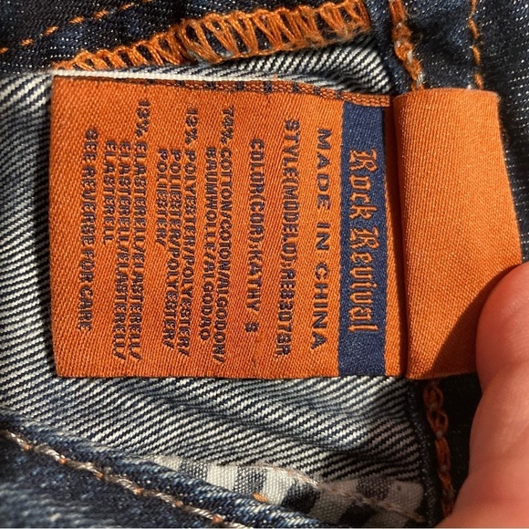 ROCK REVIVAL  Sz 30 Kathy Embellished Rhinestone Slim Leg Skinny Mid-Rise Jeans - Picture 5 of 16